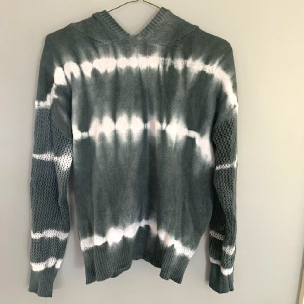 METRIC KNITS GREEN TIE DYE HOODIE SIZE L